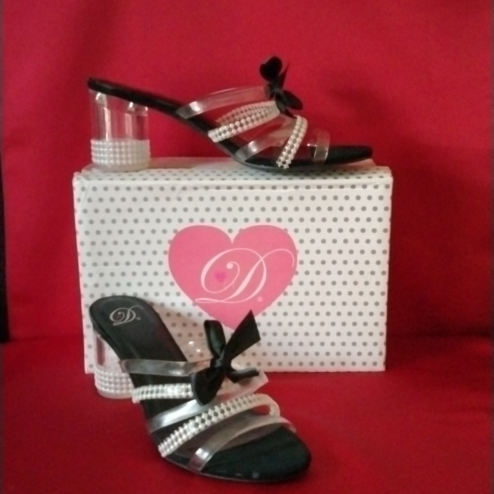Delicious translucent pearl sandals